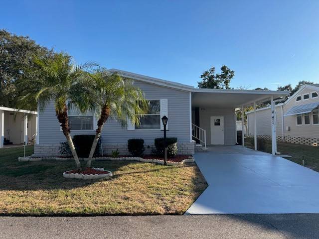 Lake Alfred, FL Mobile Home for Sale located at 464 Gulf Stream Drive Kings Pointe